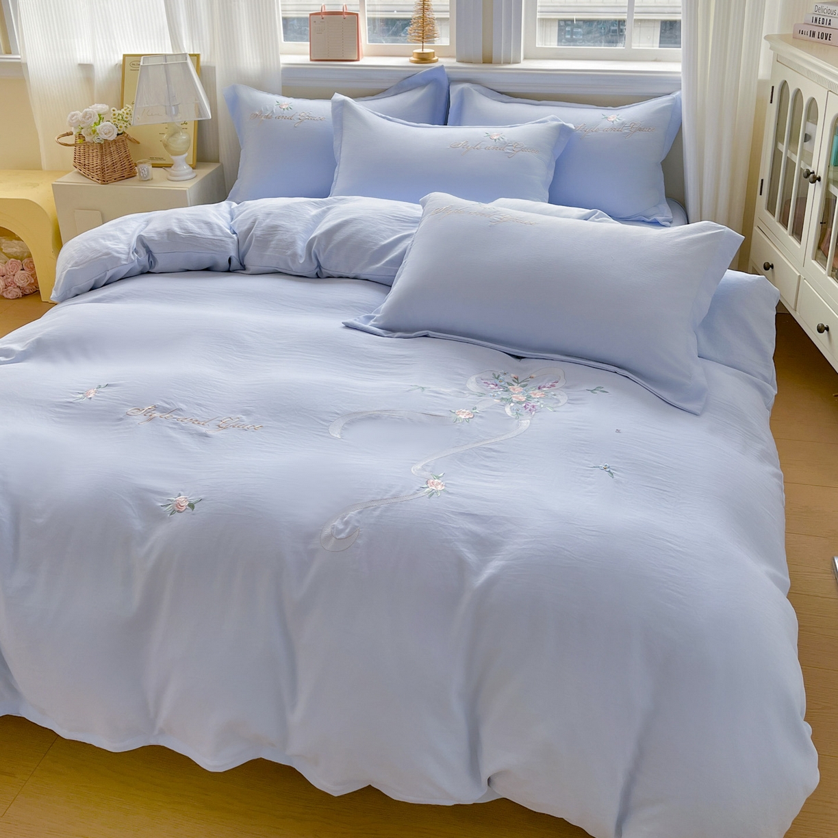 91家纺网 家纺一手货源 找家纺 文黛家居 2025新款高克重水洗棉绣花四件套-铃兰 铃兰-浅蓝