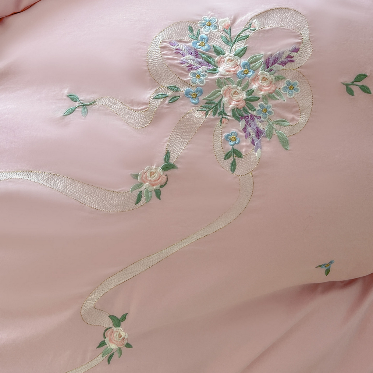 91家纺网 家纺一手货源 找家纺 文黛家居 2025新款高克重水洗棉绣花四件套-铃兰 铃兰-粉