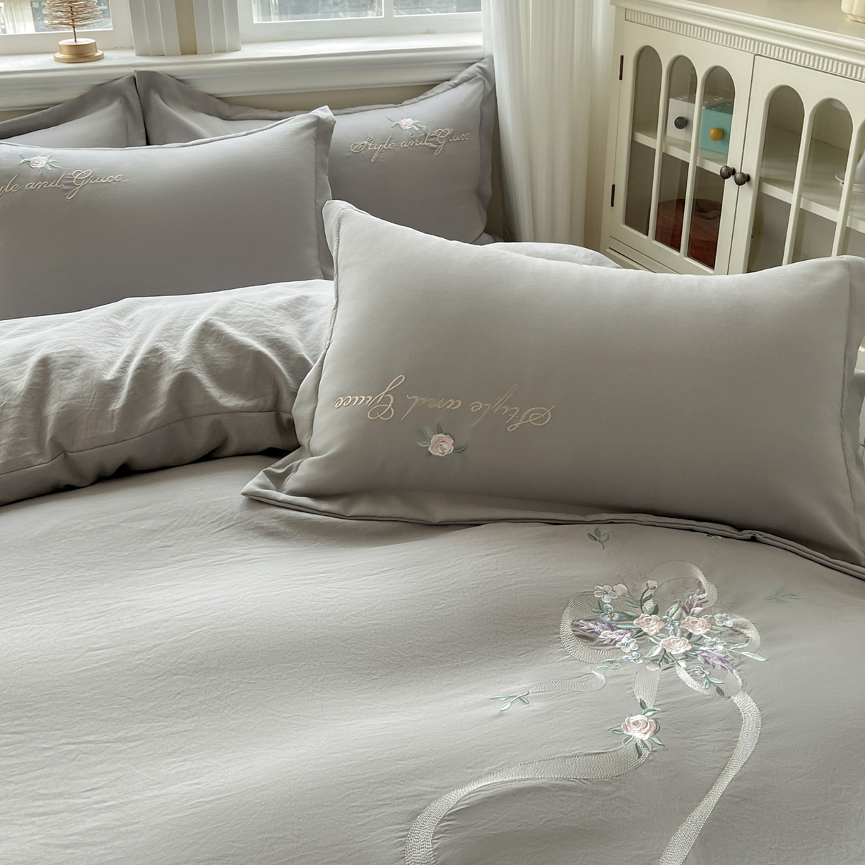 91家纺网 家纺一手货源 找家纺 文黛家居 2025新款高克重水洗棉绣花四件套-铃兰 铃兰-灰