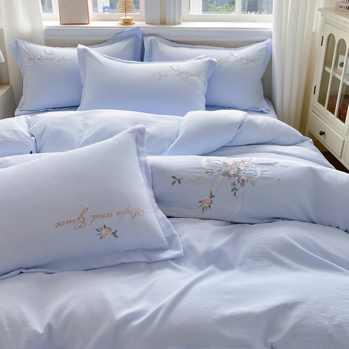 91家纺网 家纺一手货源 找家纺 文黛家居 2025新款高克重水洗棉绣花四件套-铃兰 铃兰-浅蓝