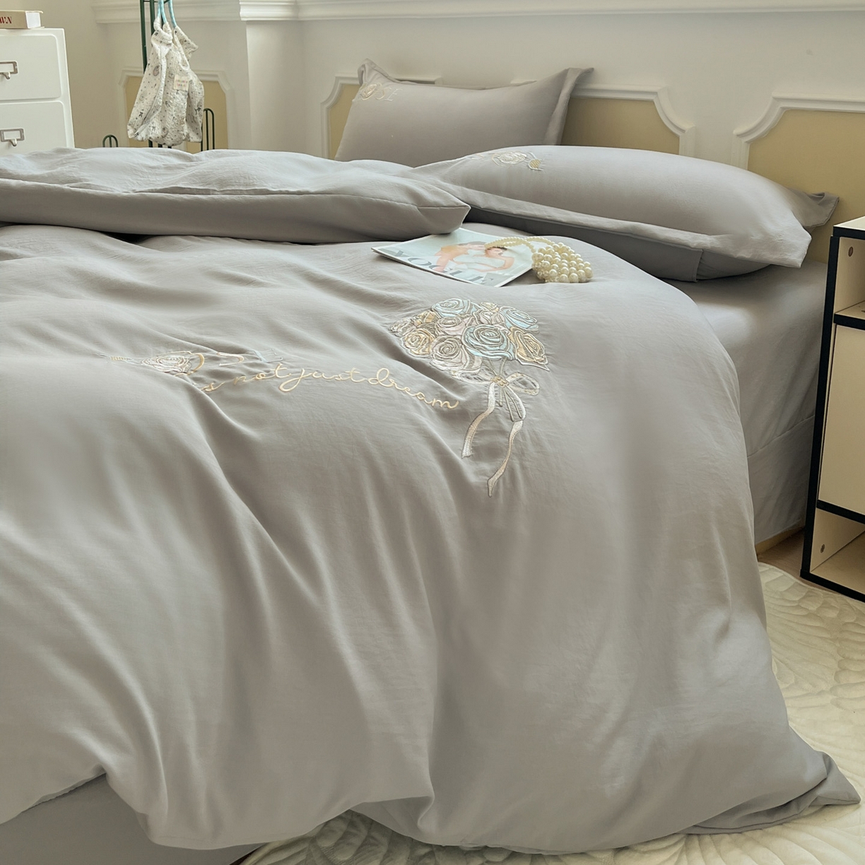 91家纺网 家纺一手货源 找家纺 文黛家居 2025新款高克重水洗棉绣花四件套-玫瑰之恋 玫瑰之恋-灰