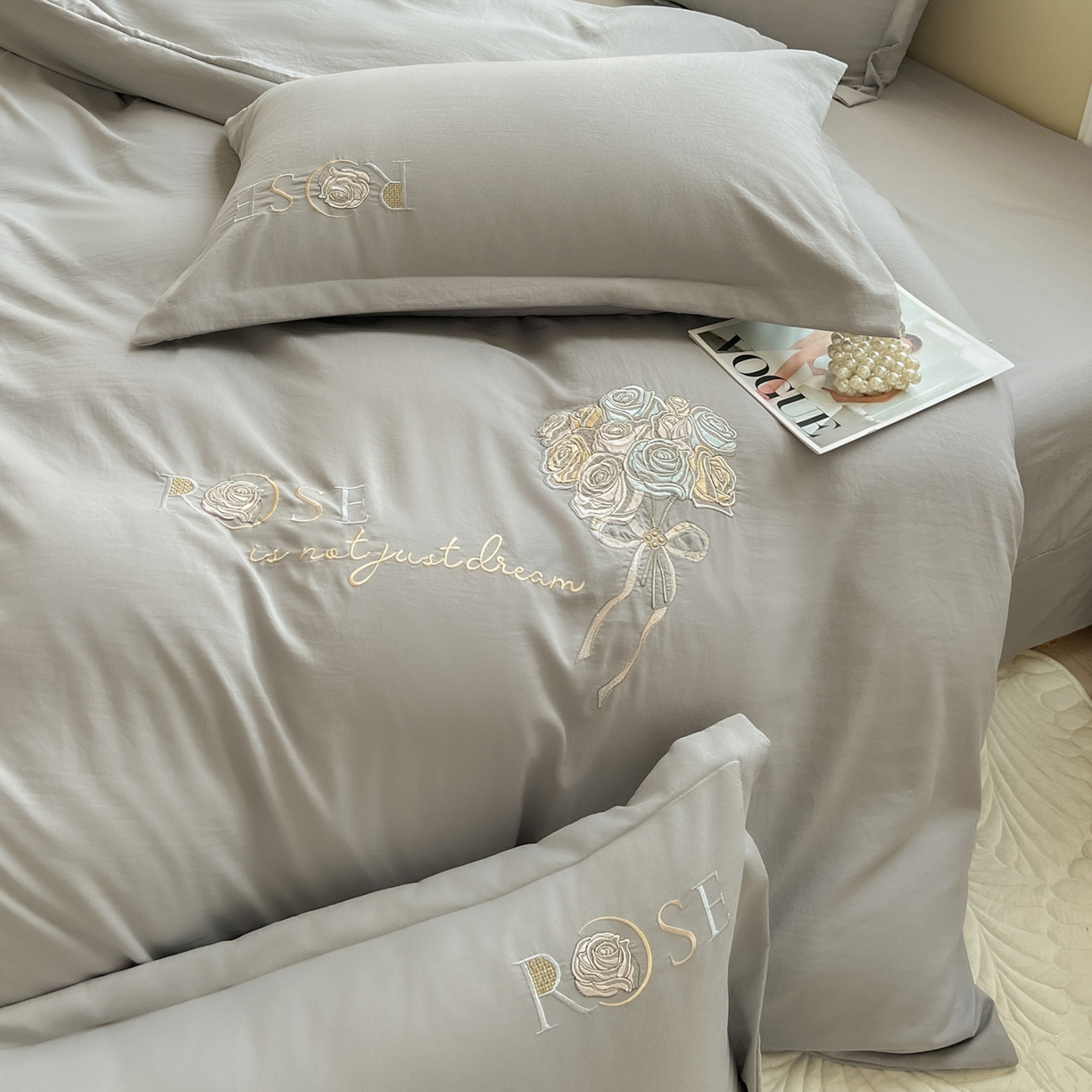 91家纺网 家纺一手货源 找家纺 文黛家居 2025新款高克重水洗棉绣花四件套-玫瑰之恋 玫瑰之恋-灰