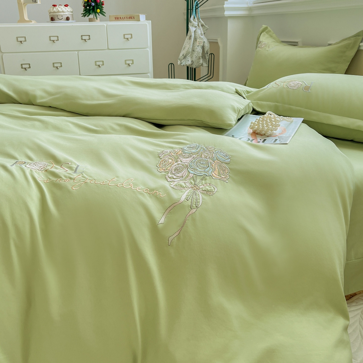 91家纺网 家纺一手货源 找家纺 文黛家居 2025新款高克重水洗棉绣花四件套-玫瑰之恋 玫瑰之恋-果绿