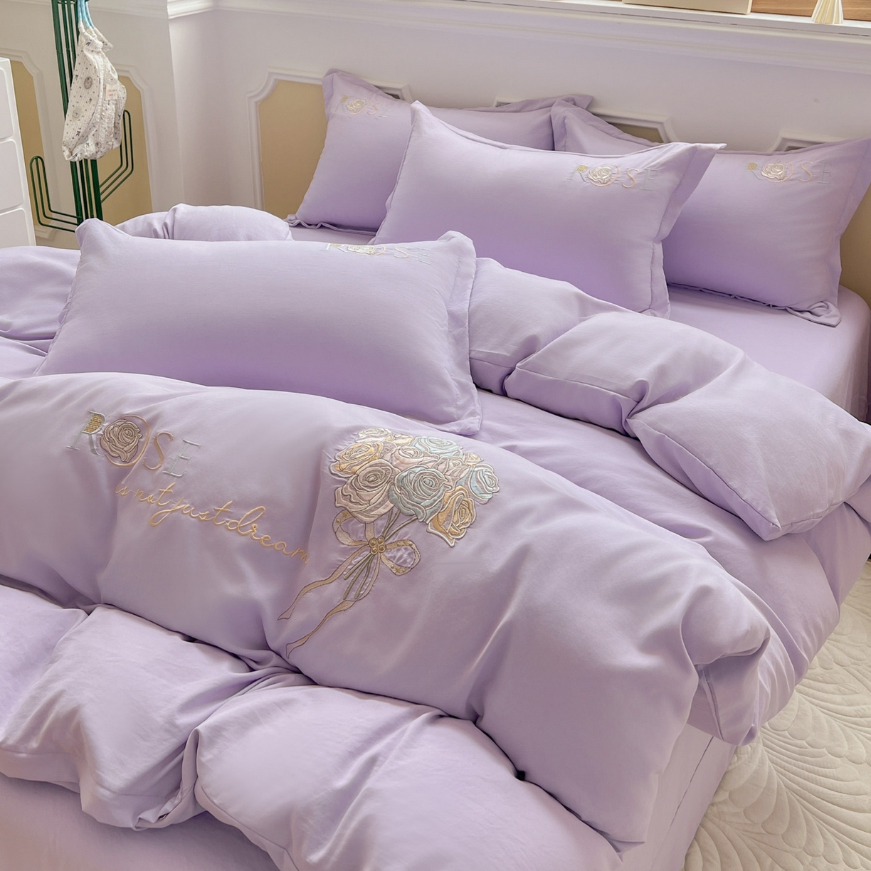 91家纺网 家纺一手货源 找家纺 文黛家居 2025新款高克重水洗棉绣花四件套-玫瑰之恋 玫瑰之恋-紫