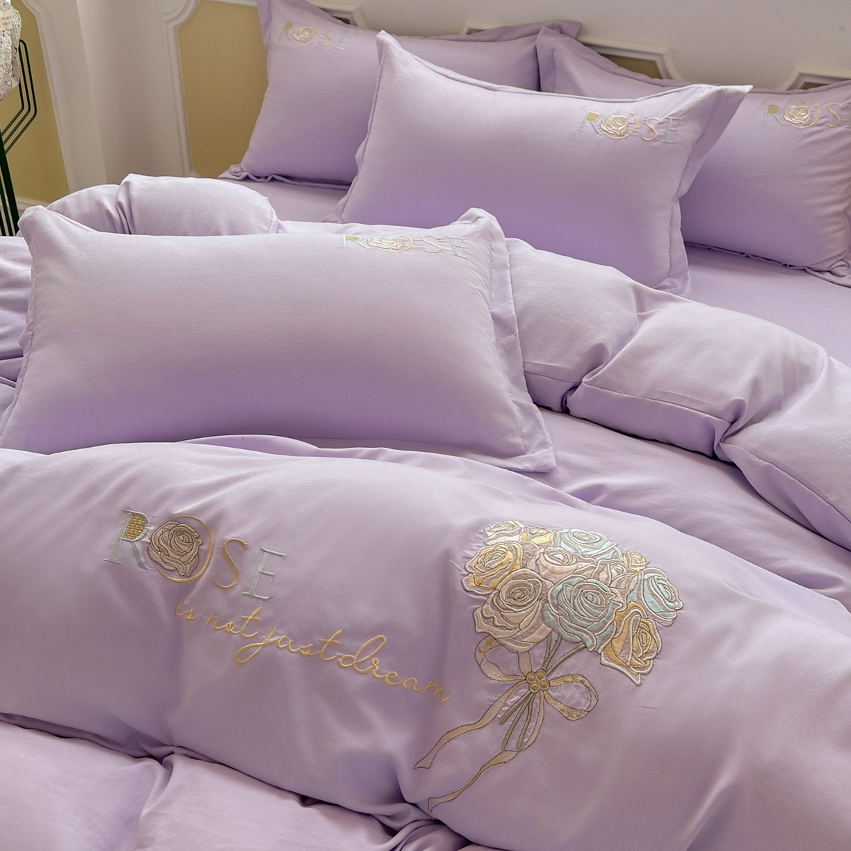 91家纺网 家纺一手货源 找家纺 文黛家居 2025新款高克重水洗棉绣花四件套-玫瑰之恋 玫瑰之恋-紫