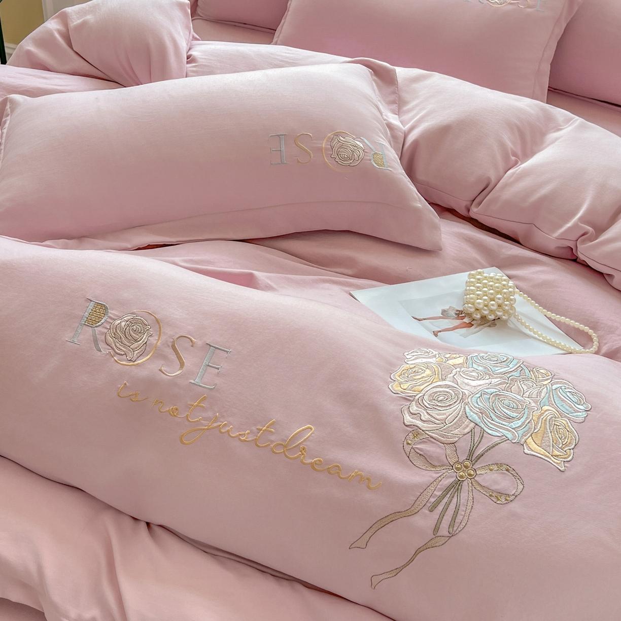 91家纺网 家纺一手货源 找家纺 文黛家居 2025新款高克重水洗棉绣花四件套-玫瑰之恋 玫瑰之恋-粉