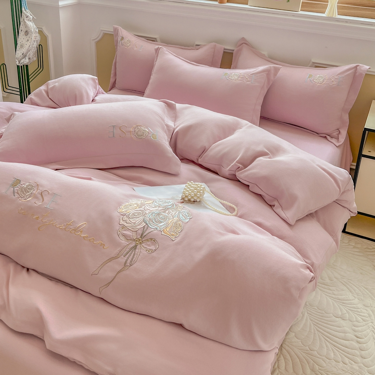 91家纺网 家纺一手货源 找家纺 文黛家居 2025新款高克重水洗棉绣花四件套-玫瑰之恋 玫瑰之恋-粉