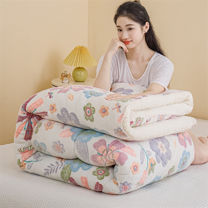 91家纺网 家纺一手货源 找家纺 （总）曼町家居 2025新款加厚升级款雪花绒印花冬被 被子被芯