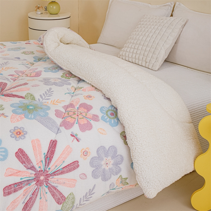 91家纺网 家纺一手货源 找家纺 （总）曼町家居 2025新款加厚升级款雪花绒印花冬被 被子被芯