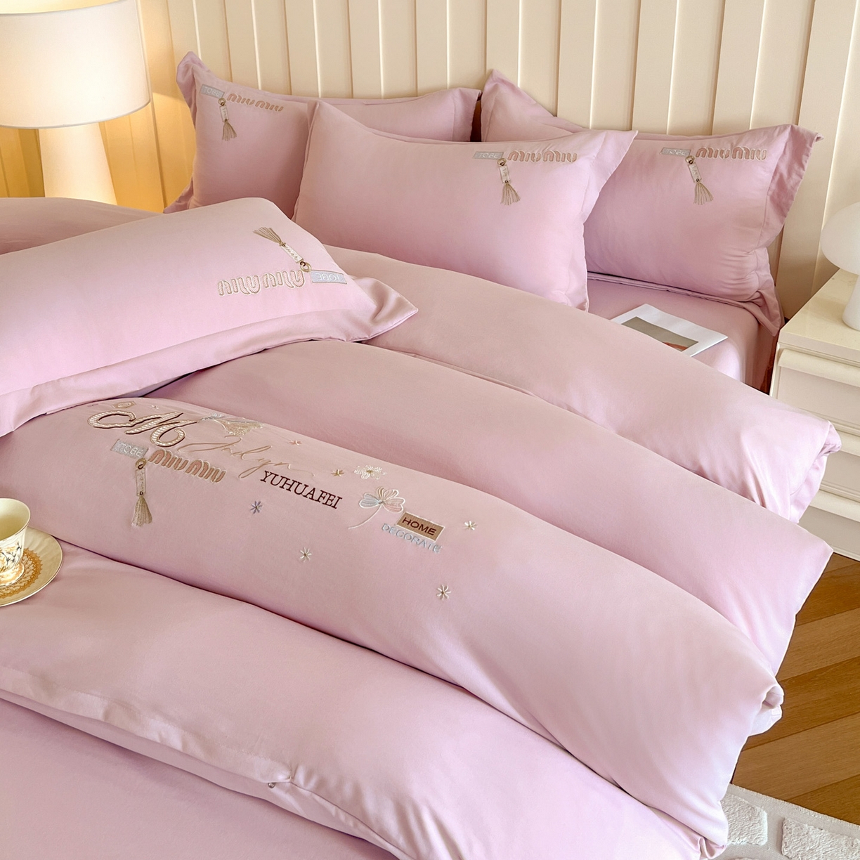 91家纺网 家纺一手货源 找家纺 文黛家居 2025新款高克重水洗棉绣花四件套-梦恋 梦恋-粉