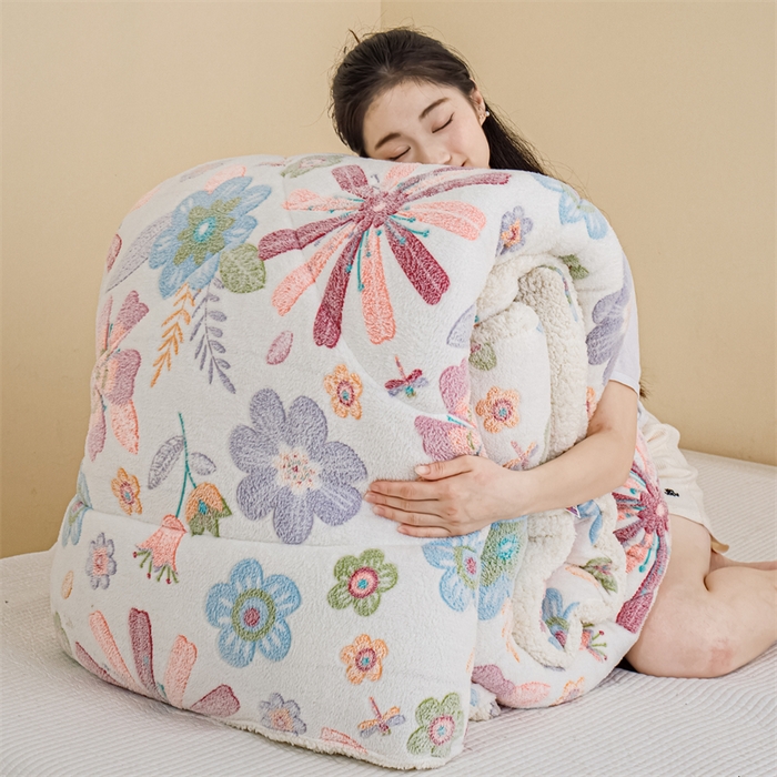 91家纺网 家纺一手货源 找家纺 曼町家居 2025新款加厚升级款雪花绒印花冬被 被子被芯 花开花落