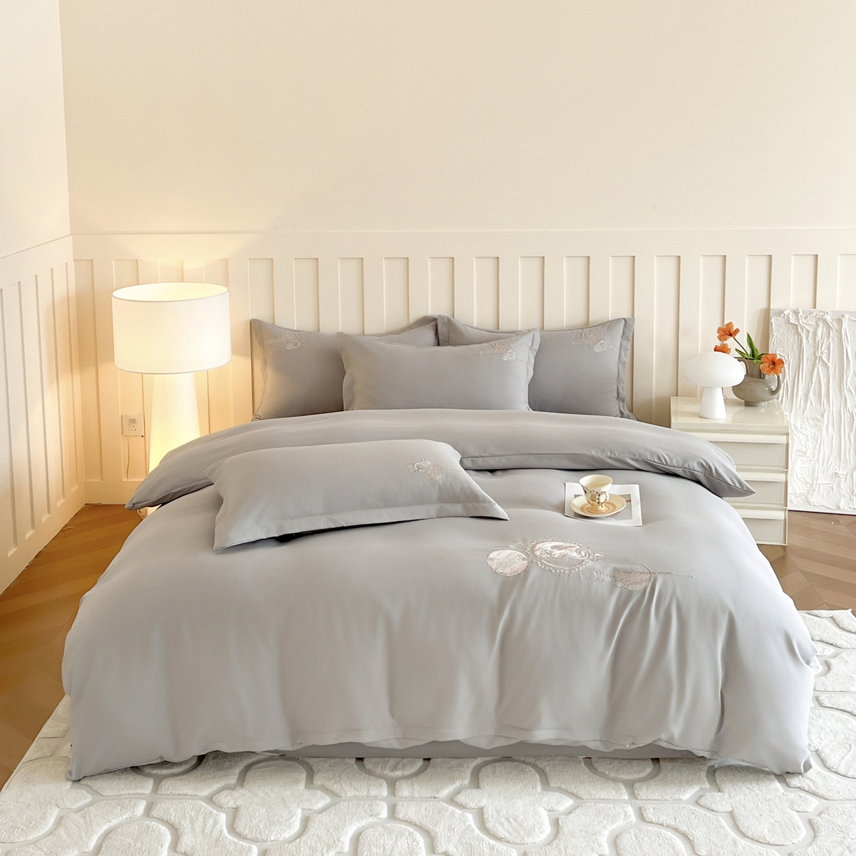 91家纺网 家纺一手货源 找家纺 文黛家居 2025新款高克重水洗棉绣花四件套-奢侈生活 奢侈生活-灰