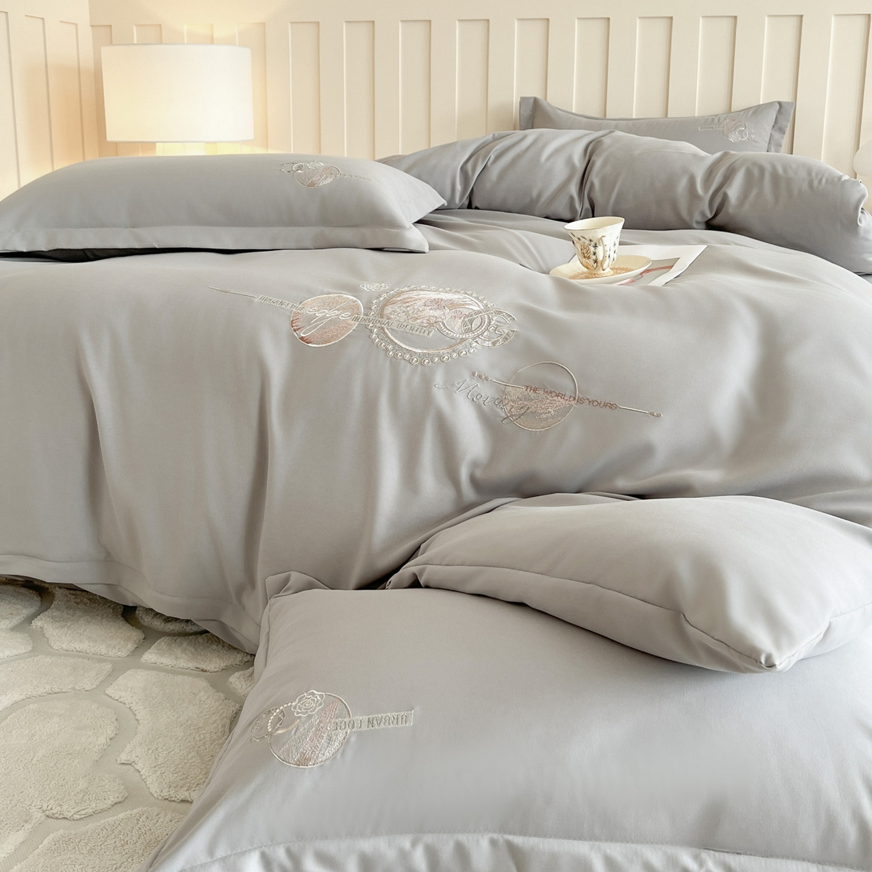 91家纺网 家纺一手货源 找家纺 文黛家居 2025新款高克重水洗棉绣花四件套-奢侈生活 奢侈生活-灰