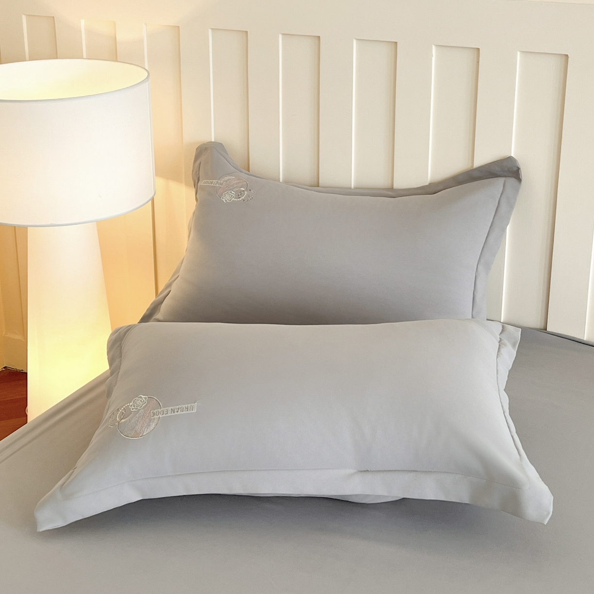 91家纺网 家纺一手货源 找家纺 文黛家居 2025新款高克重水洗棉绣花四件套-奢侈生活 奢侈生活-灰