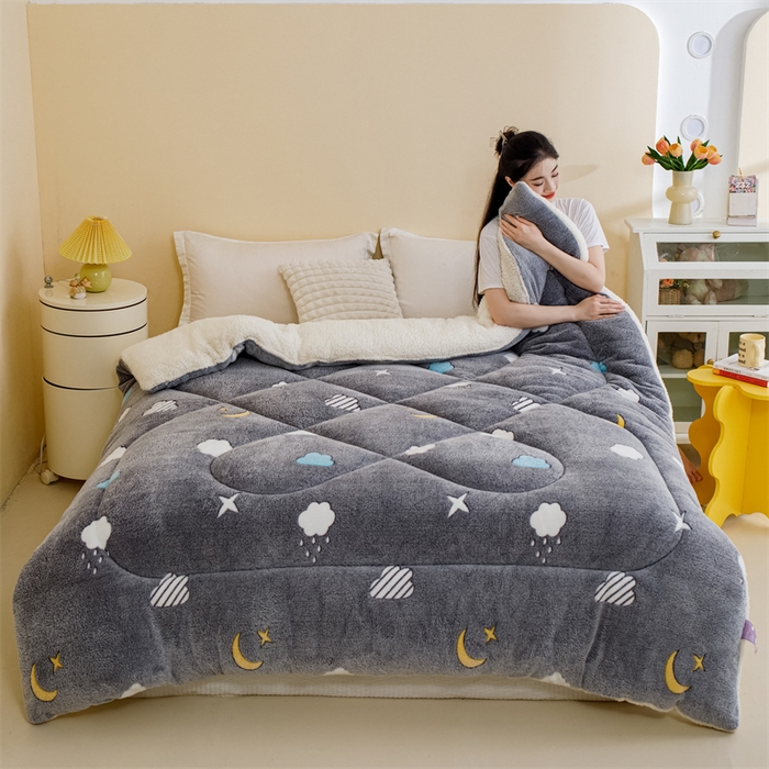 91家纺网 家纺一手货源 找家纺 曼町家居 2025新款加厚升级款雪花绒印花冬被 被子被芯 灰色星空