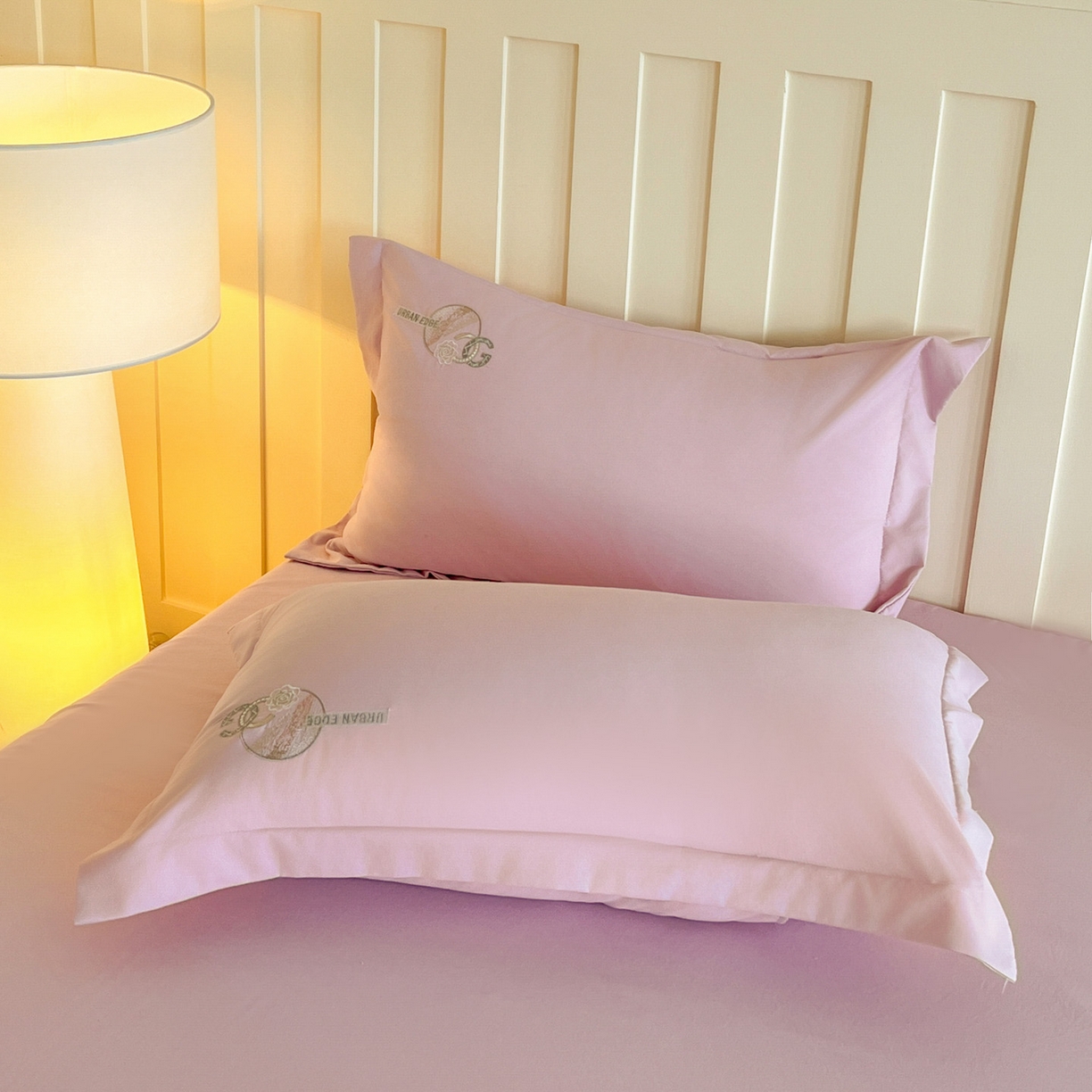 91家纺网 家纺一手货源 找家纺 文黛家居 2025新款高克重水洗棉绣花四件套-奢侈生活 奢侈生活-粉