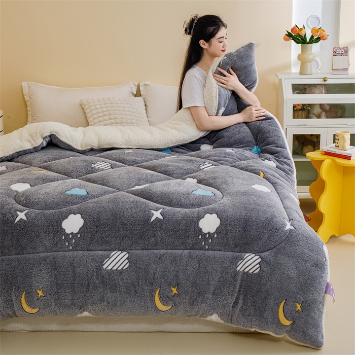 91家纺网 家纺一手货源 找家纺 曼町家居 2025新款加厚升级款雪花绒印花冬被 被子被芯 灰色星空