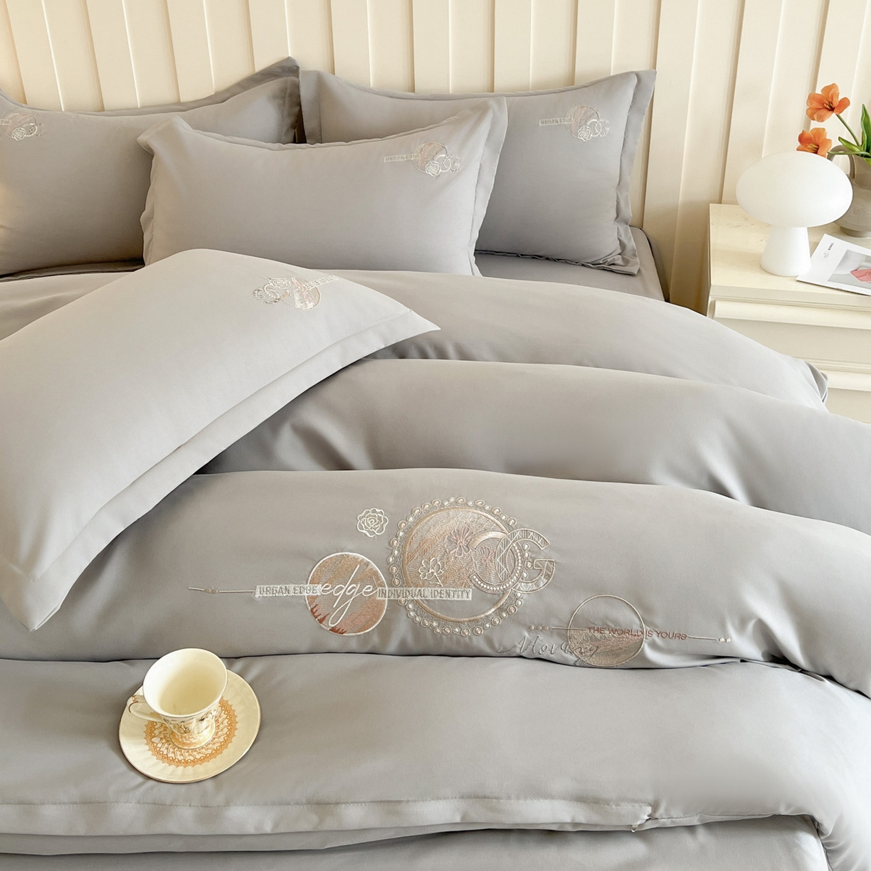 91家纺网 家纺一手货源 找家纺 文黛家居 2025新款高克重水洗棉绣花四件套-奢侈生活 奢侈生活-灰