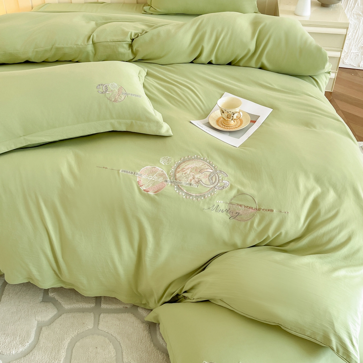 91家纺网 家纺一手货源 找家纺 文黛家居 2025新款高克重水洗棉绣花四件套-奢侈生活 奢侈生活-果绿