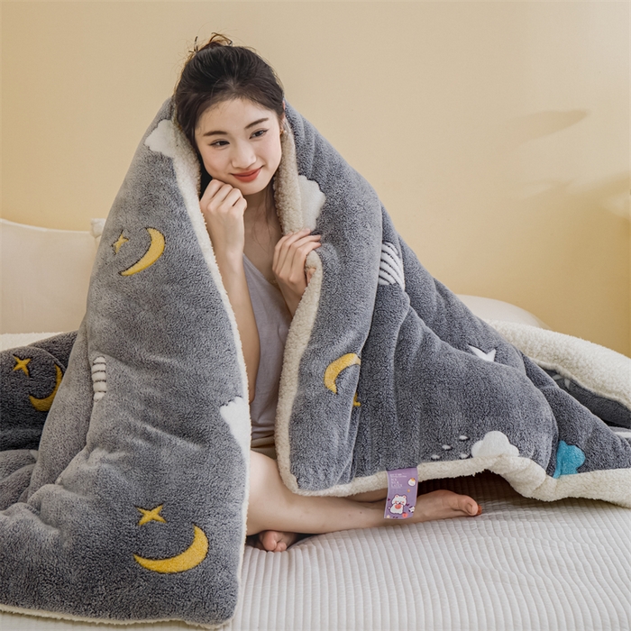 91家纺网 家纺一手货源 找家纺 曼町家居 2025新款加厚升级款雪花绒印花冬被 被子被芯 灰色星空