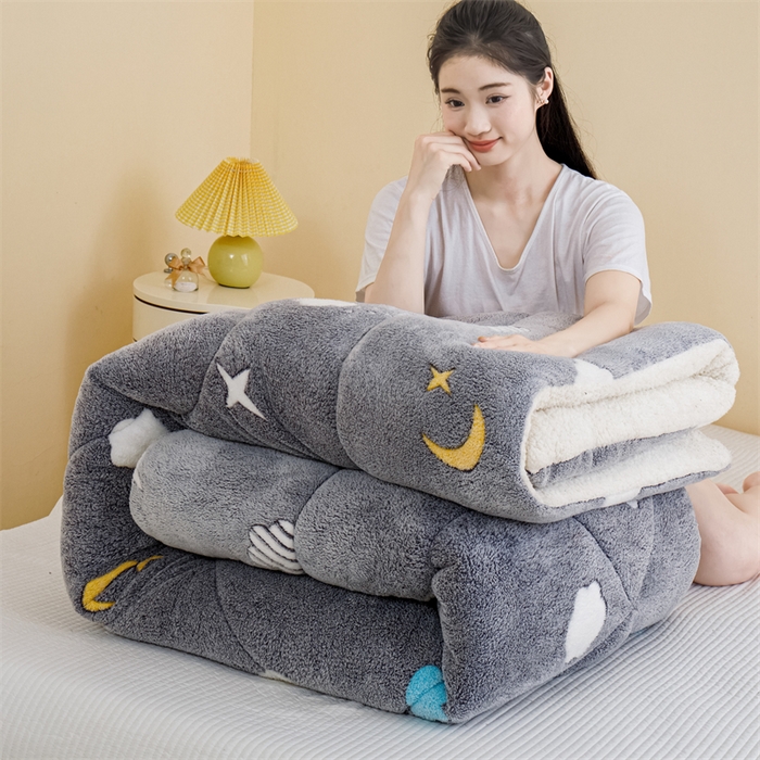 91家纺网 家纺一手货源 找家纺 曼町家居 2025新款加厚升级款雪花绒印花冬被 被子被芯 灰色星空