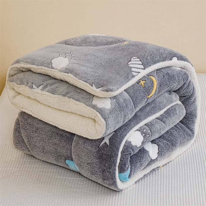 91家纺网 家纺一手货源 找家纺 曼町家居 2025新款加厚升级款雪花绒印花冬被 被子被芯 灰色星空