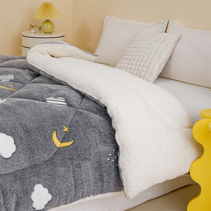 91家纺网 家纺一手货源 找家纺 曼町家居 2025新款加厚升级款雪花绒印花冬被 被子被芯 灰色星空