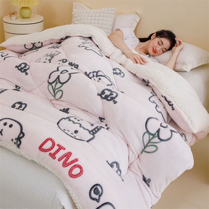 91家纺网 家纺一手货源 找家纺 曼町家居 2025新款加厚升级款雪花绒印花冬被 被子被芯 恐龙乐园