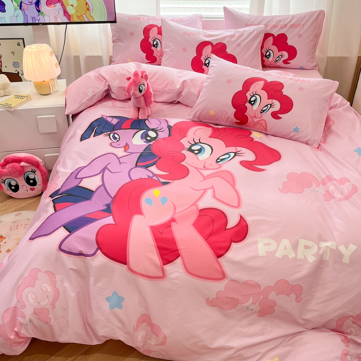 91家纺网 家纺一手货源 找家纺 暮思家居 2025新款正版授权小马宝莉大版全棉数码印花纯棉四件套 大版-宝莉女孩