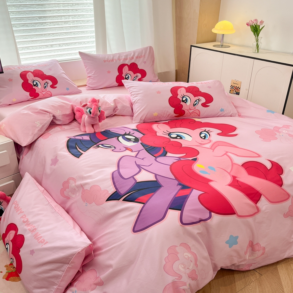 91家纺网 家纺一手货源 找家纺 暮思家居 2025新款正版授权小马宝莉大版全棉数码印花纯棉四件套 大版-宝莉女孩