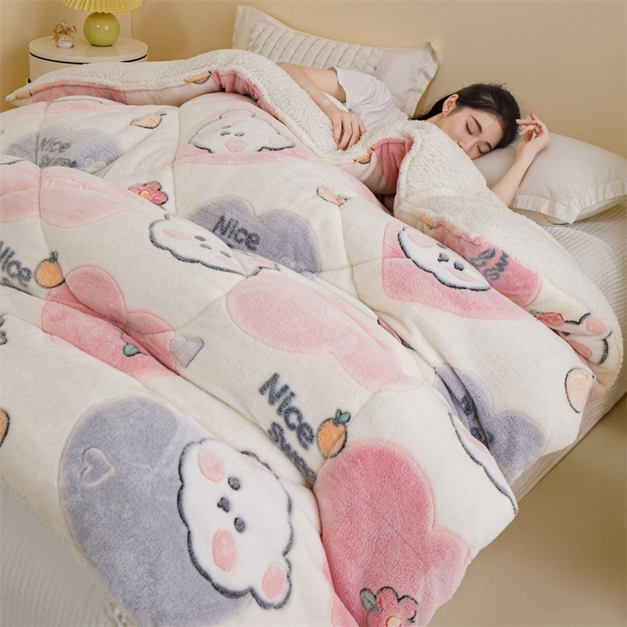 91家纺网 家纺一手货源 找家纺 曼町家居 2025新款加厚升级款雪花绒印花冬被 被子被芯 甜蜜小熊