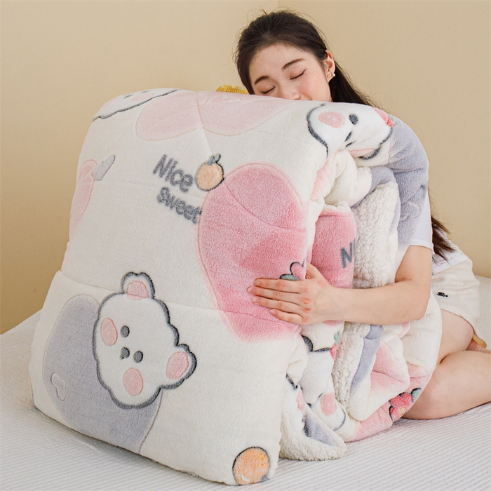 91家纺网 家纺一手货源 找家纺 曼町家居 2025新款加厚升级款雪花绒印花冬被 被子被芯 甜蜜小熊