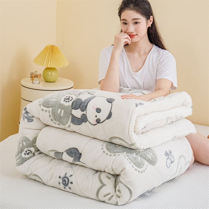 91家纺网 家纺一手货源 找家纺 曼町家居 2025新款加厚升级款雪花绒印花冬被 被子被芯 熊猫宝贝