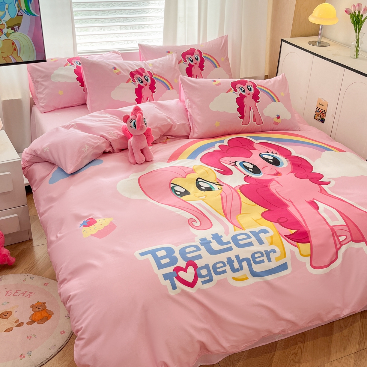 91家纺网 家纺一手货源 找家纺 暮思家居 2025新款正版授权小马宝莉大版全棉数码印花纯棉四件套 大版-柔柔碧琪