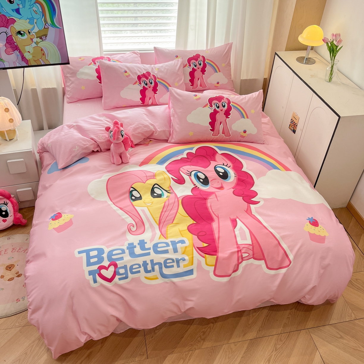 91家纺网 家纺一手货源 找家纺 暮思家居 2025新款正版授权小马宝莉大版全棉数码印花纯棉四件套 大版-柔柔碧琪