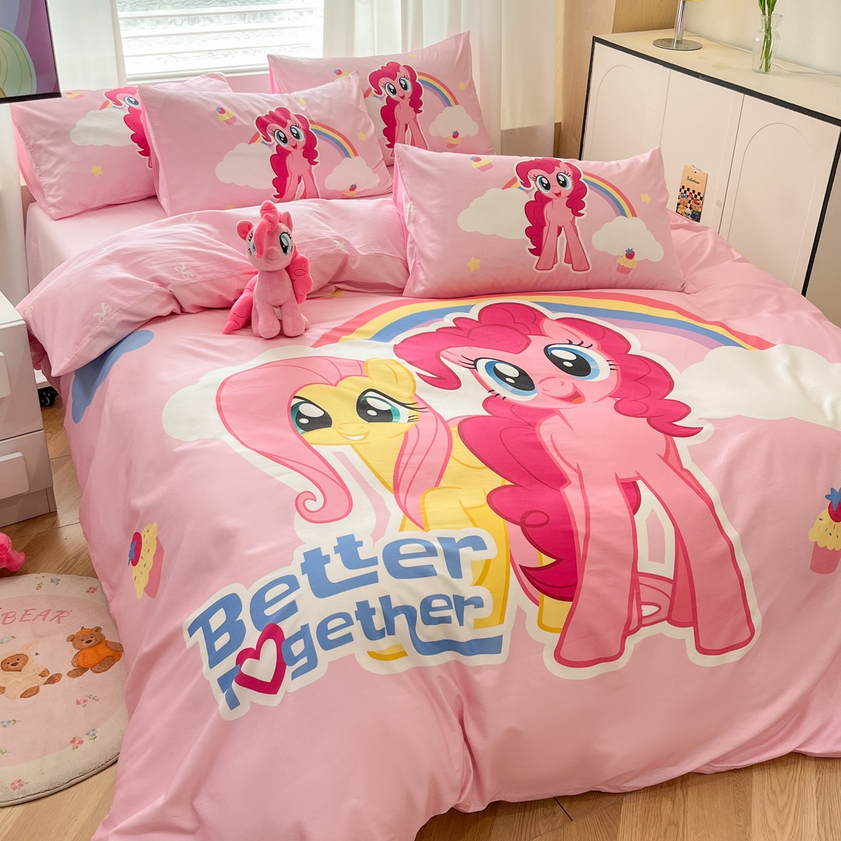 91家纺网 家纺一手货源 找家纺 暮思家居 2025新款正版授权小马宝莉大版全棉数码印花纯棉四件套 大版-柔柔碧琪