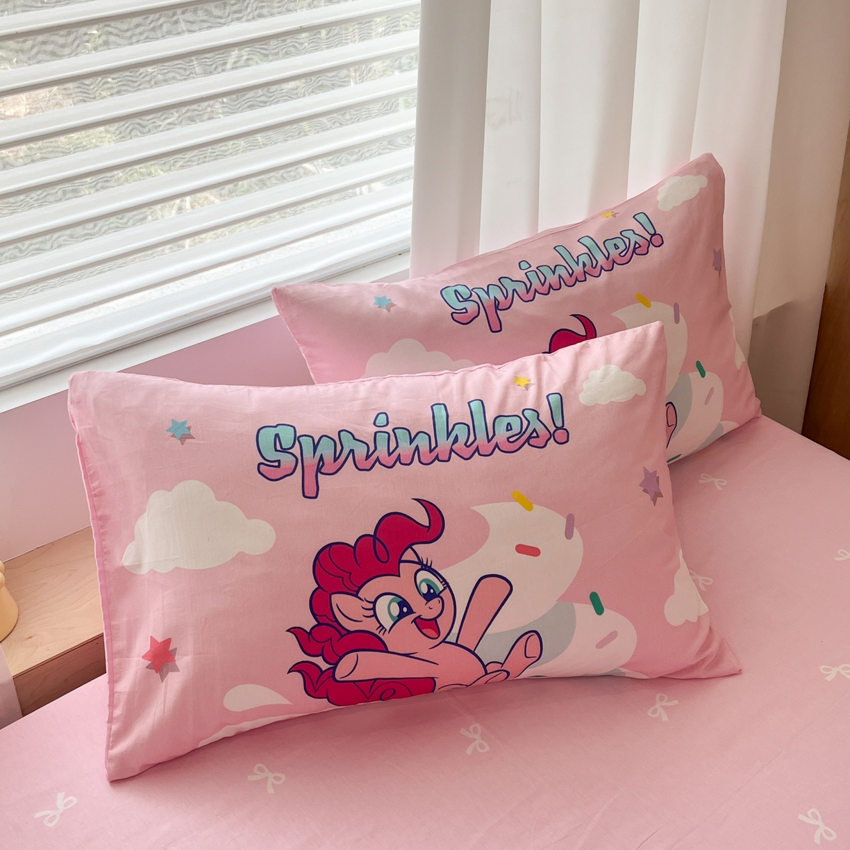 91家纺网 家纺一手货源 找家纺 暮思家居 2025新款正版授权小马宝莉大版全棉数码印花纯棉四件套 大版-甜甜圈碧琪