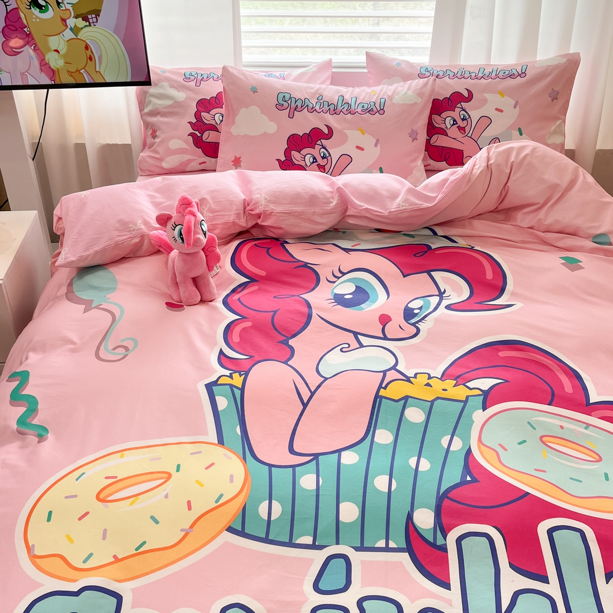 91家纺网 家纺一手货源 找家纺 暮思家居 2025新款正版授权小马宝莉大版全棉数码印花纯棉四件套 大版-甜甜圈碧琪