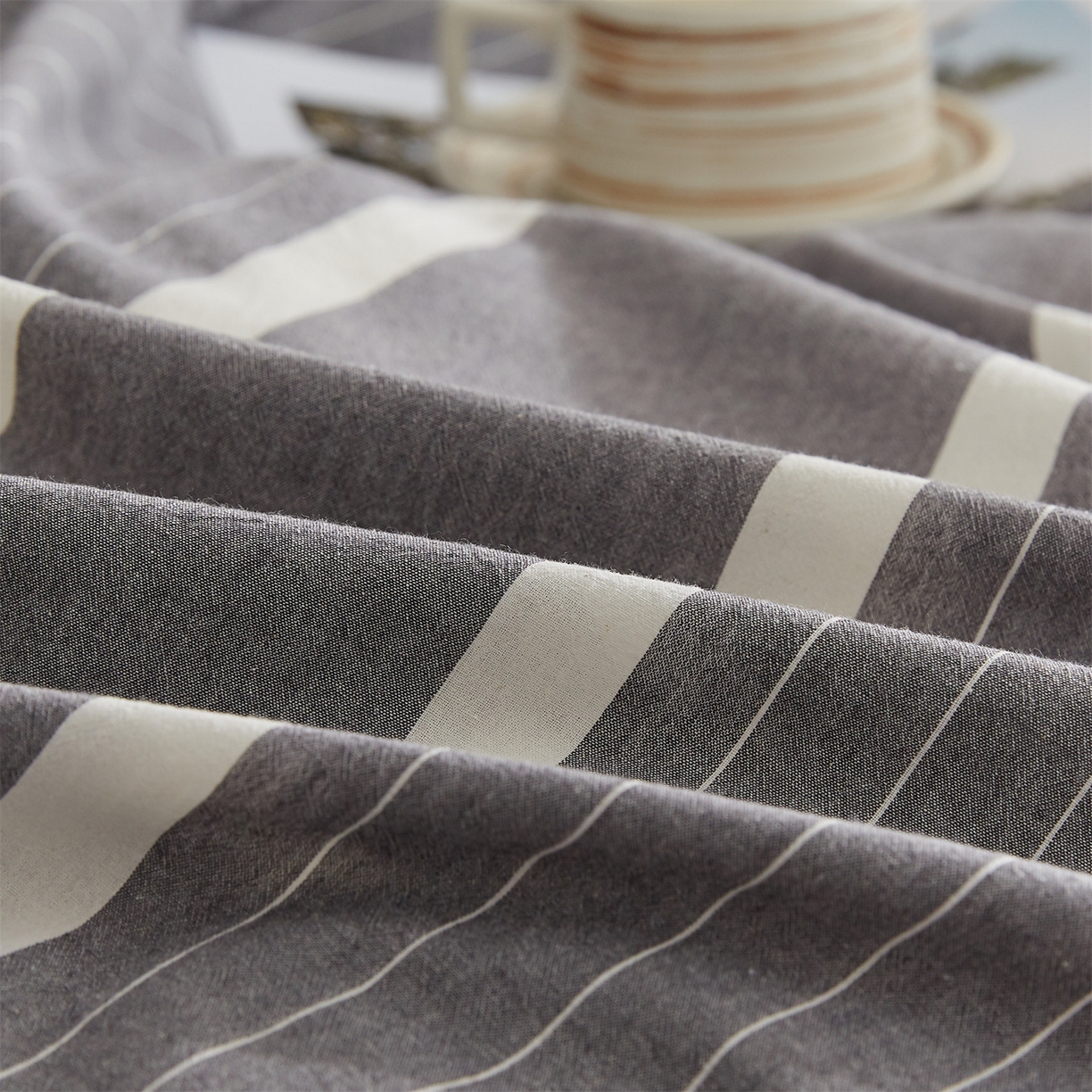 91家纺网 家纺一手货源 找家纺 凡心 2025新款可拆洗冬被被子被芯 条纹灰