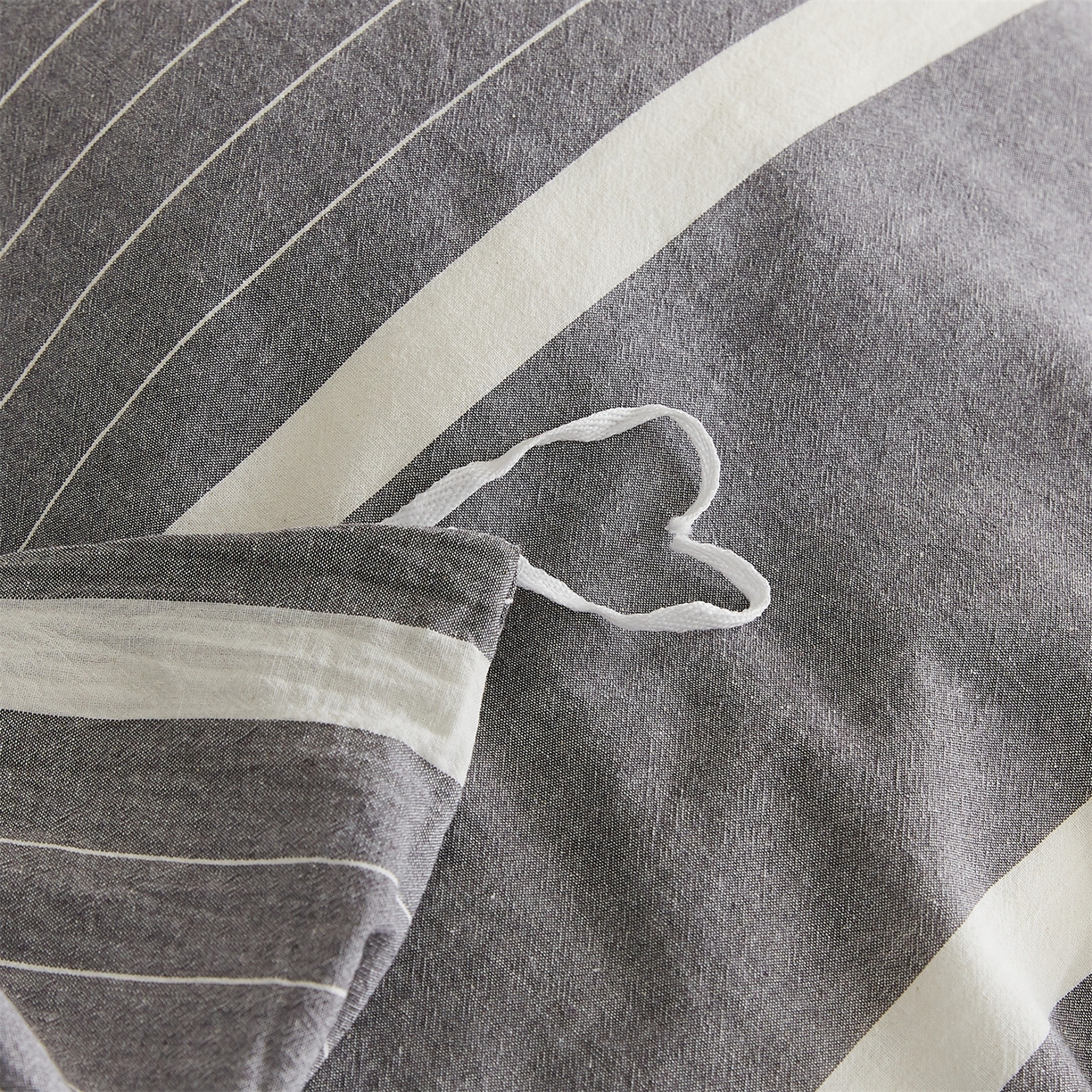 91家纺网 家纺一手货源 找家纺 凡心 2025新款可拆洗冬被被子被芯 条纹灰