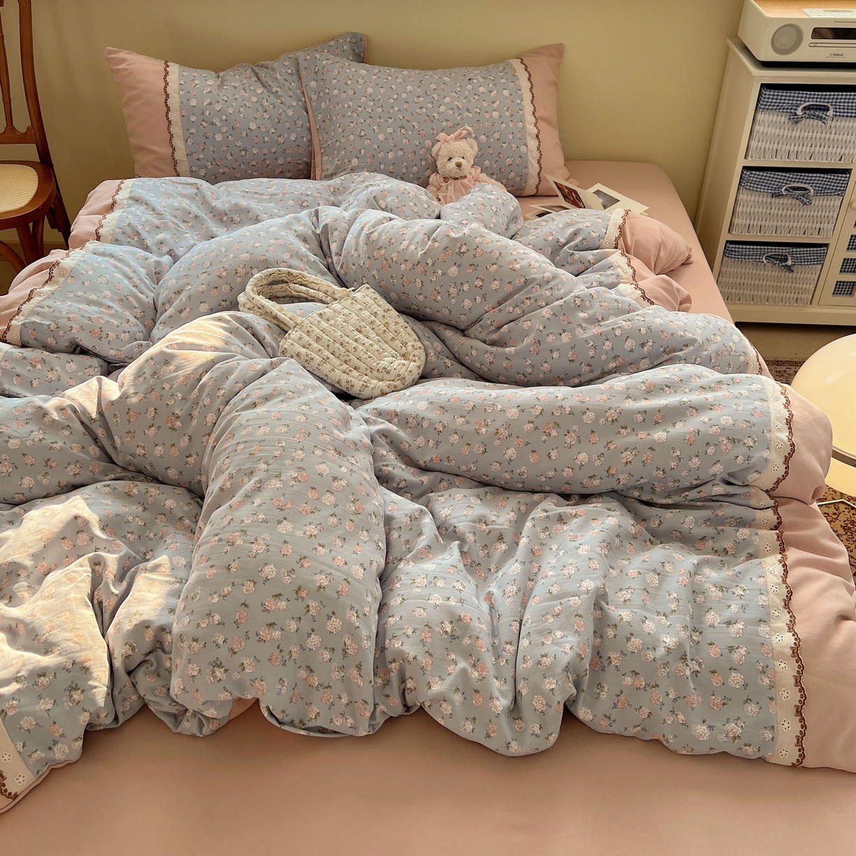 91家纺网 家纺一手货源 找家纺 （总）优选 2025秋冬新品韩国小清新有氧提花人字纹双层纱全棉蕾丝花边加厚四件套（提供买家秀）