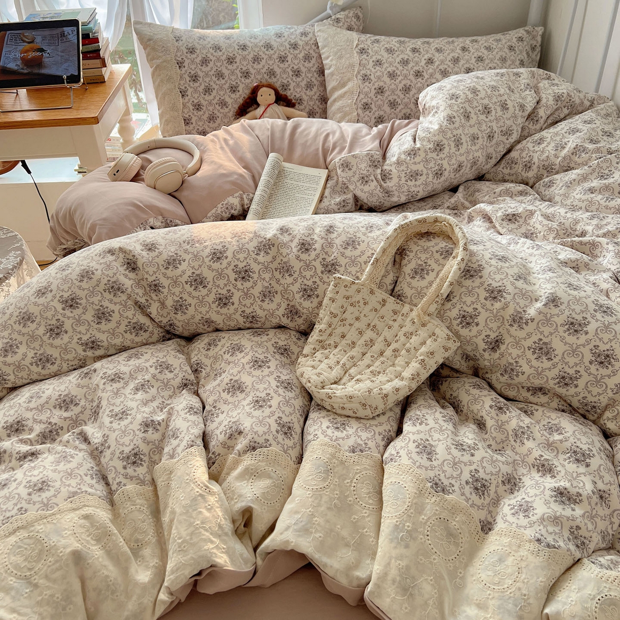 91家纺网 家纺一手货源 找家纺 （总）优选 2025秋冬新品韩国小清新有氧提花人字纹双层纱全棉蕾丝花边加厚四件套（提供买家秀）