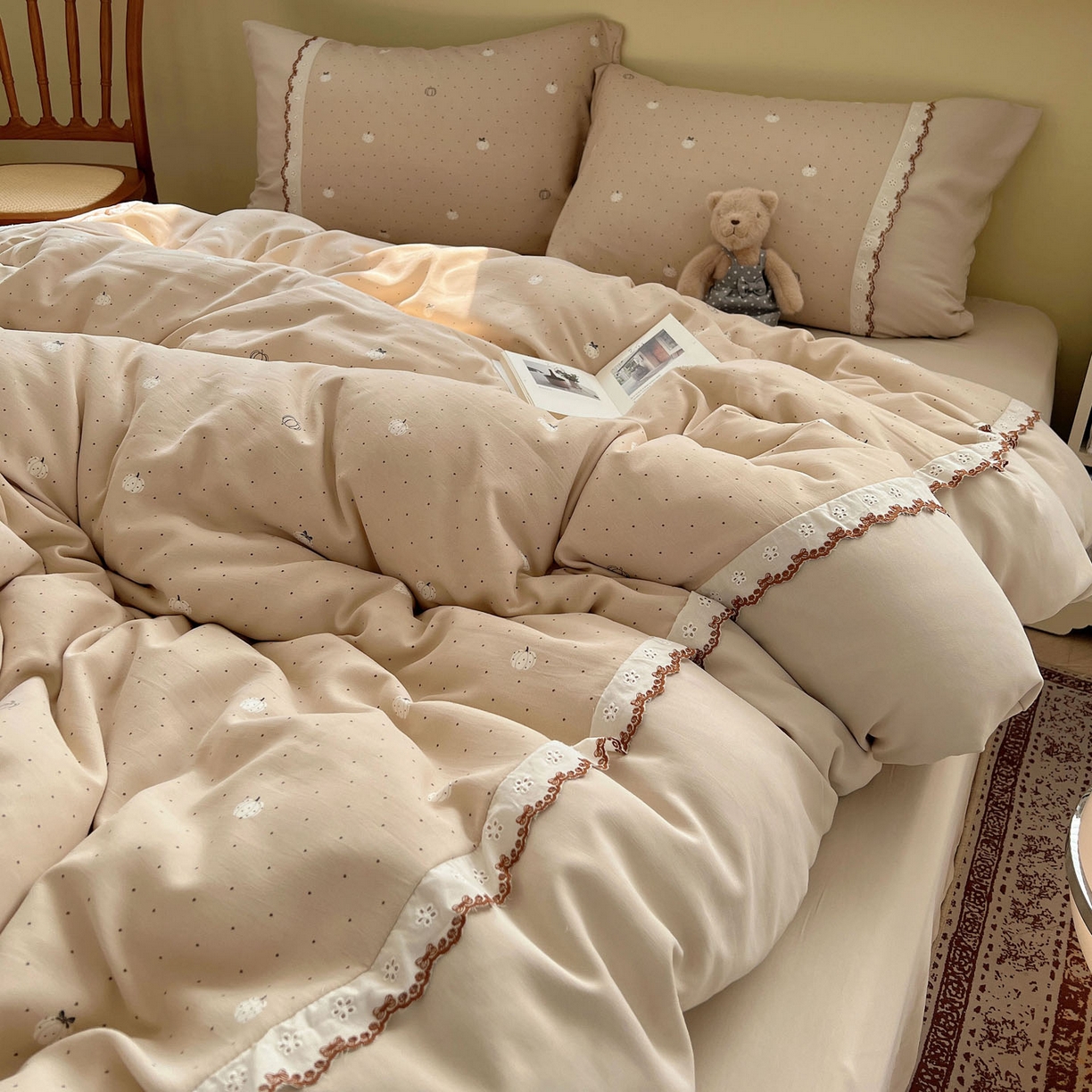 91家纺网 家纺一手货源 找家纺 优选 2025秋冬新品韩国小清新有氧提花人字纹双层纱全棉蕾丝花边加厚四件套 浪漫点点-小花边