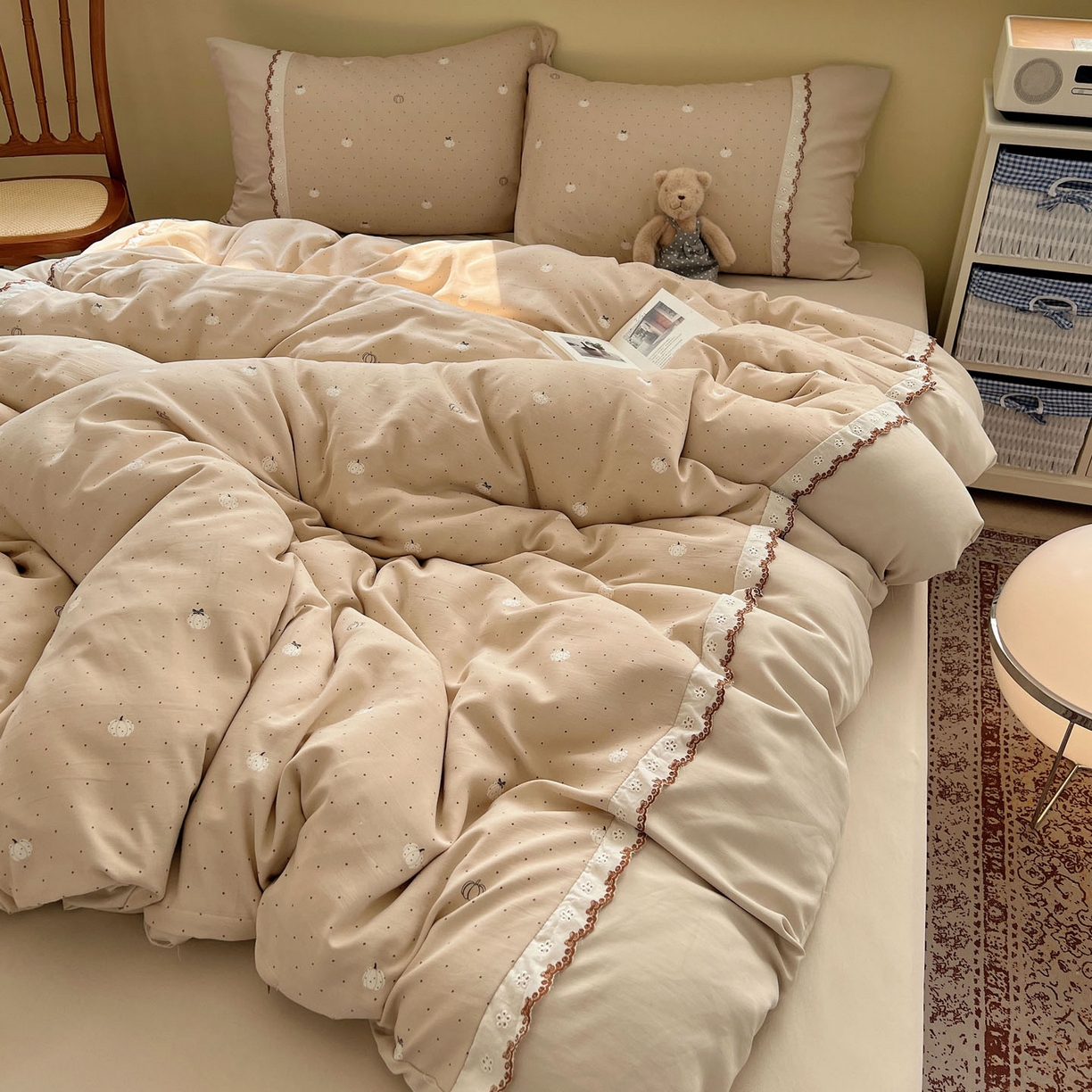 91家纺网 家纺一手货源 找家纺 优选 2025秋冬新品韩国小清新有氧提花人字纹双层纱全棉蕾丝花边加厚四件套 浪漫点点-小花边