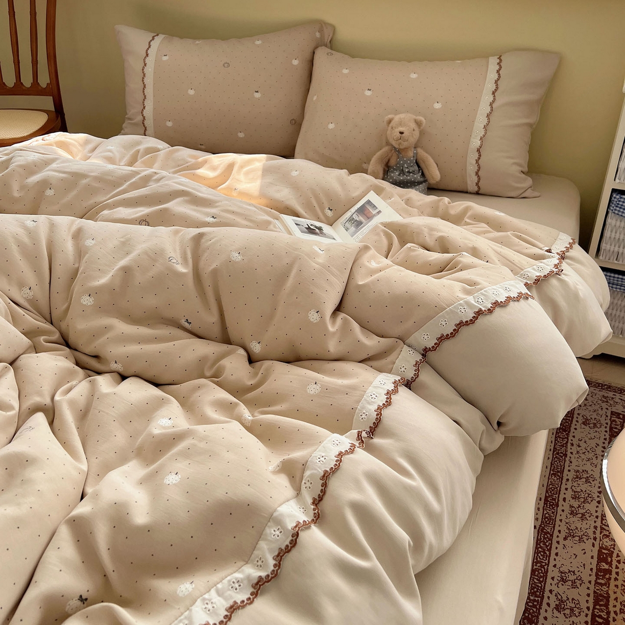 91家纺网 家纺一手货源 找家纺 优选 2025秋冬新品韩国小清新有氧提花人字纹双层纱全棉蕾丝花边加厚四件套 浪漫点点-小花边