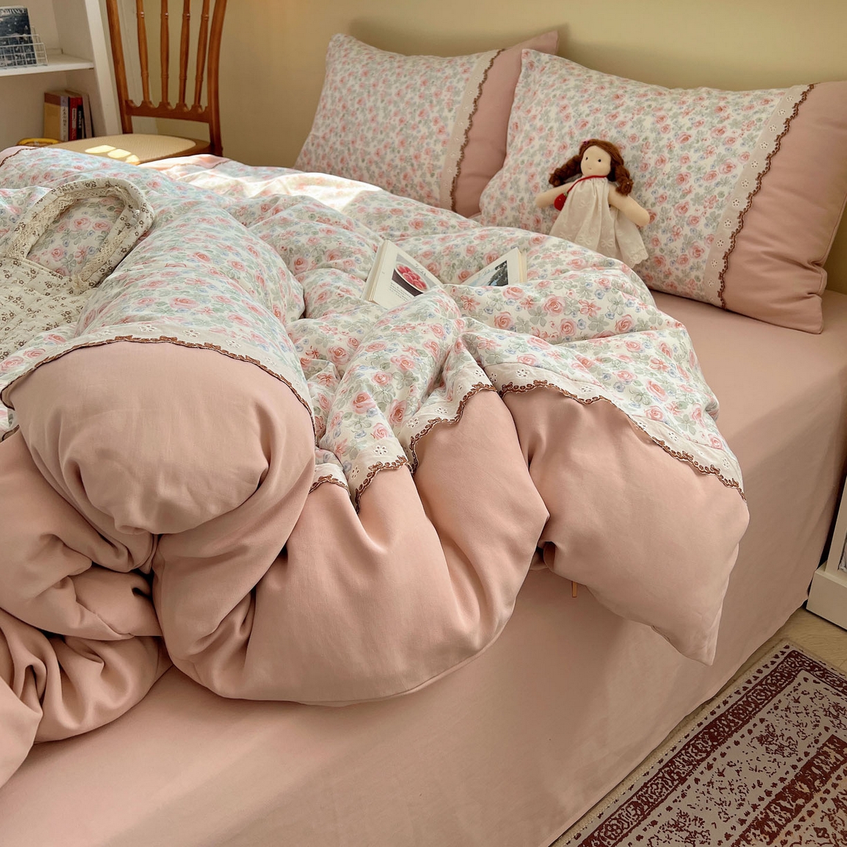 91家纺网 家纺一手货源 找家纺 优选 2025秋冬新品韩国小清新有氧提花人字纹双层纱全棉蕾丝花边加厚四件套 芊芊花海-小花边