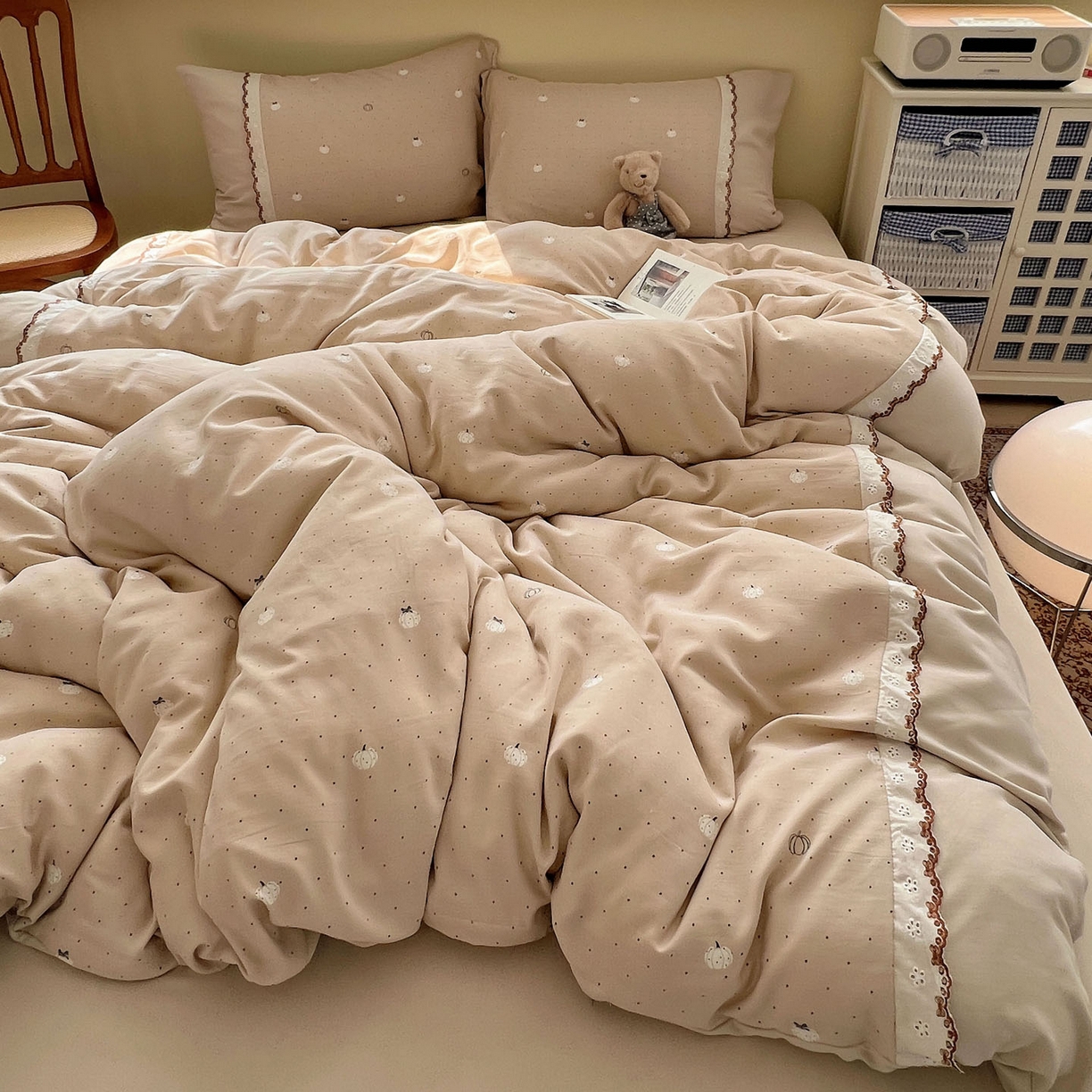 优选 2025秋冬新品韩国小清新有氧提花人字纹双层纱全棉蕾丝花边加厚四件套 浪漫点点-小花边