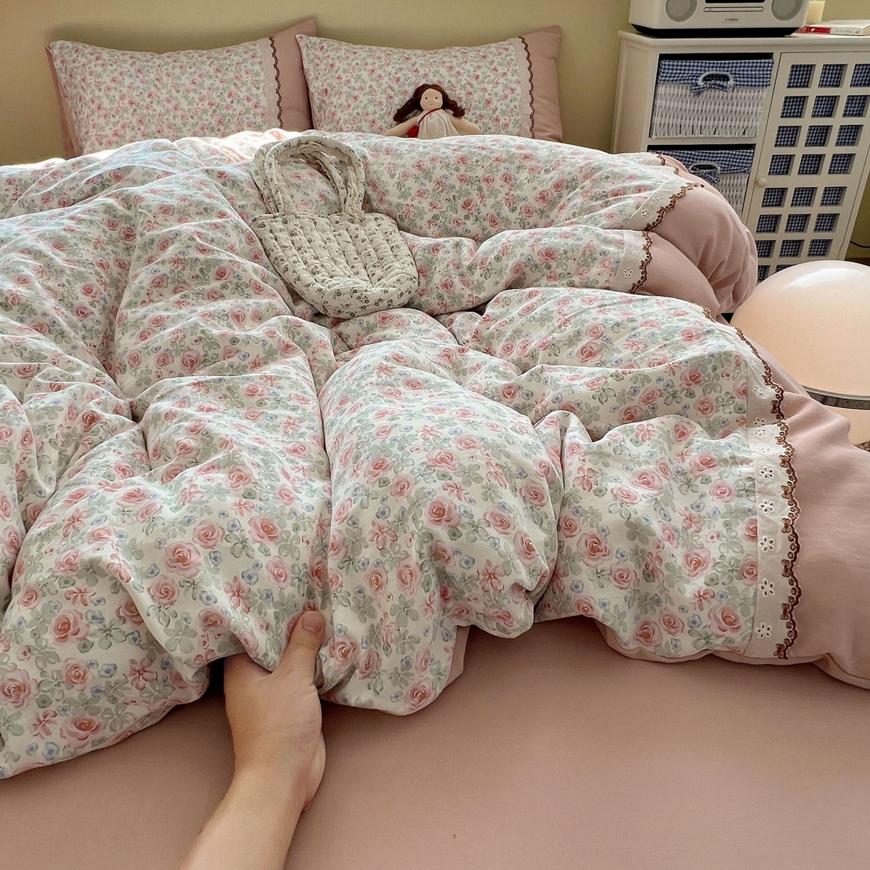 91家纺网 家纺一手货源 找家纺 优选 2025秋冬新品韩国小清新有氧提花人字纹双层纱全棉蕾丝花边加厚四件套 芊芊花海-小花边