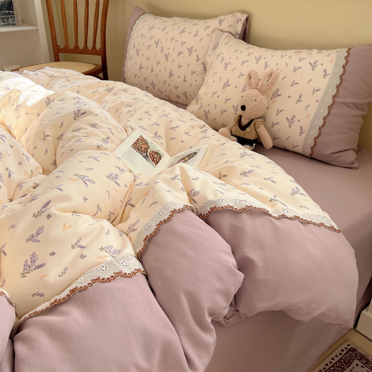 91家纺网 家纺一手货源 找家纺 优选 2025秋冬新品韩国小清新有氧提花人字纹双层纱全棉蕾丝花边加厚四件套 薰衣草-小花边