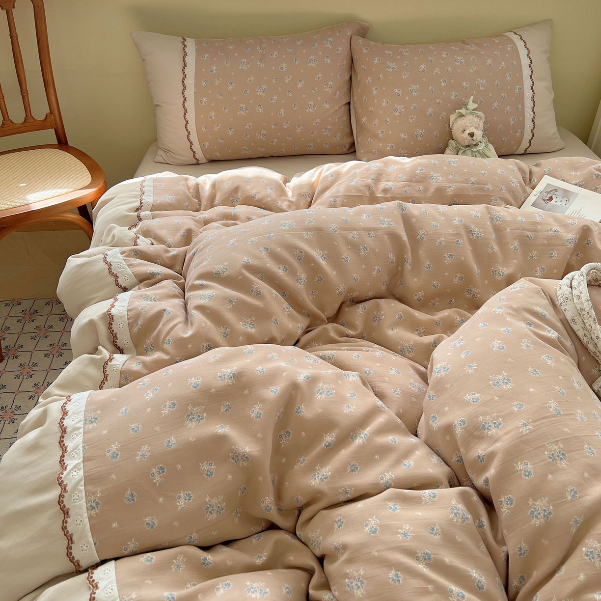 91家纺网 家纺一手货源 找家纺 优选 2025秋冬新品韩国小清新有氧提花人字纹双层纱全棉蕾丝花边加厚四件套 清风序语-小花边